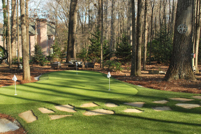 Backyard putting green